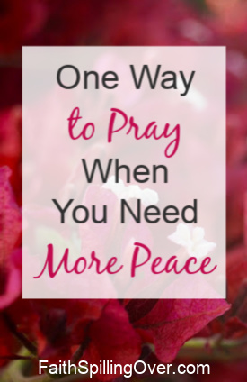 Need a way to pray on a busy day when your thoughts are scattered? Try this simple default prayer to remember God's presence and receive His peace. #prayer #peace #stressrelief